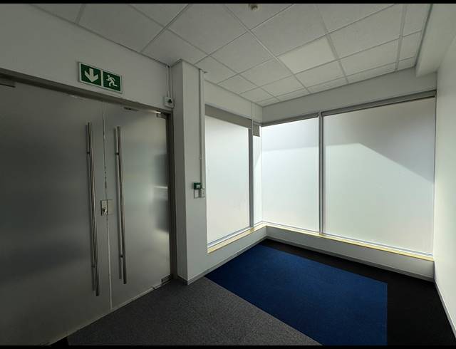 402M² OFFICE TO LET IN CLAREMONT